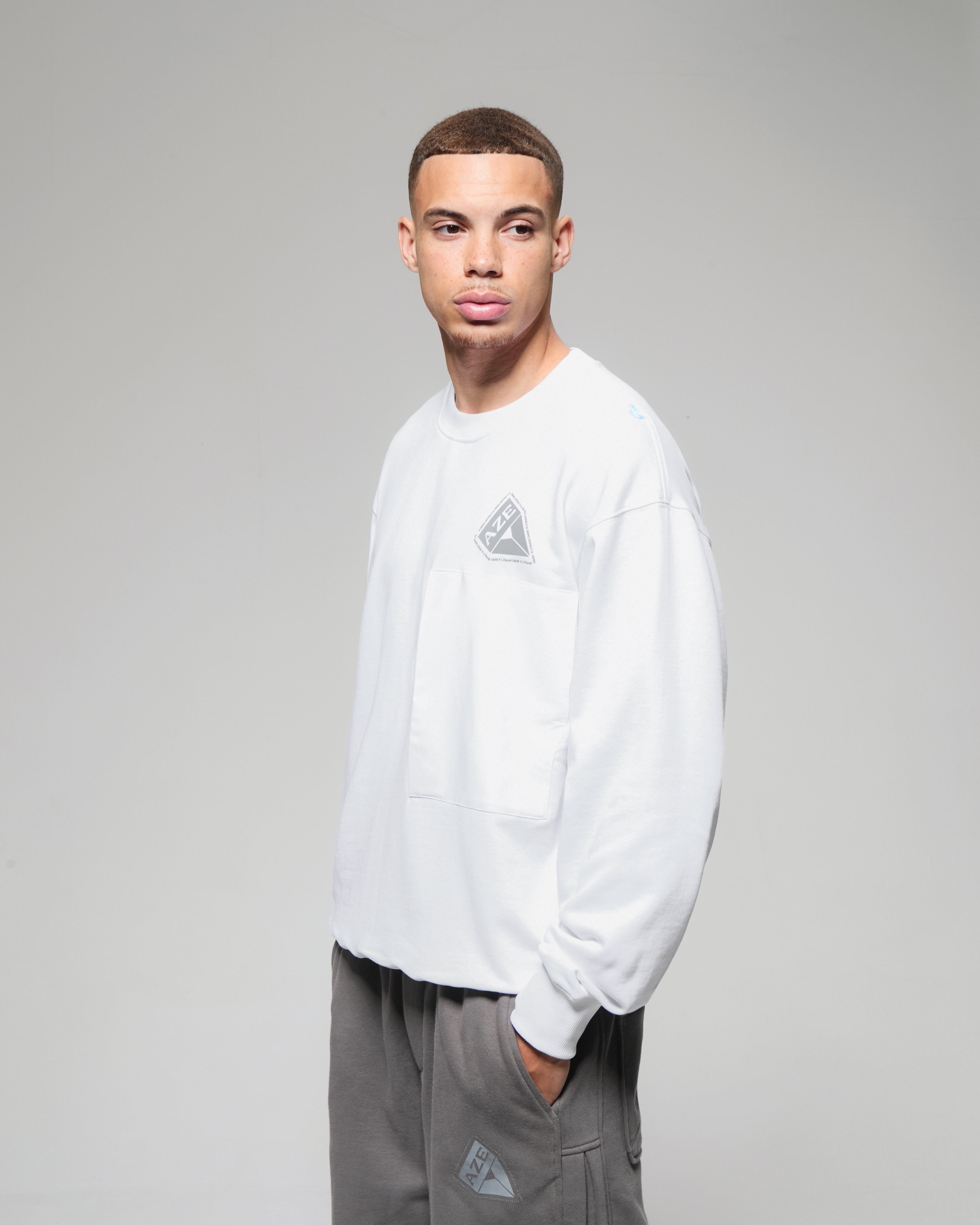 POCKET SWEATSHIRT