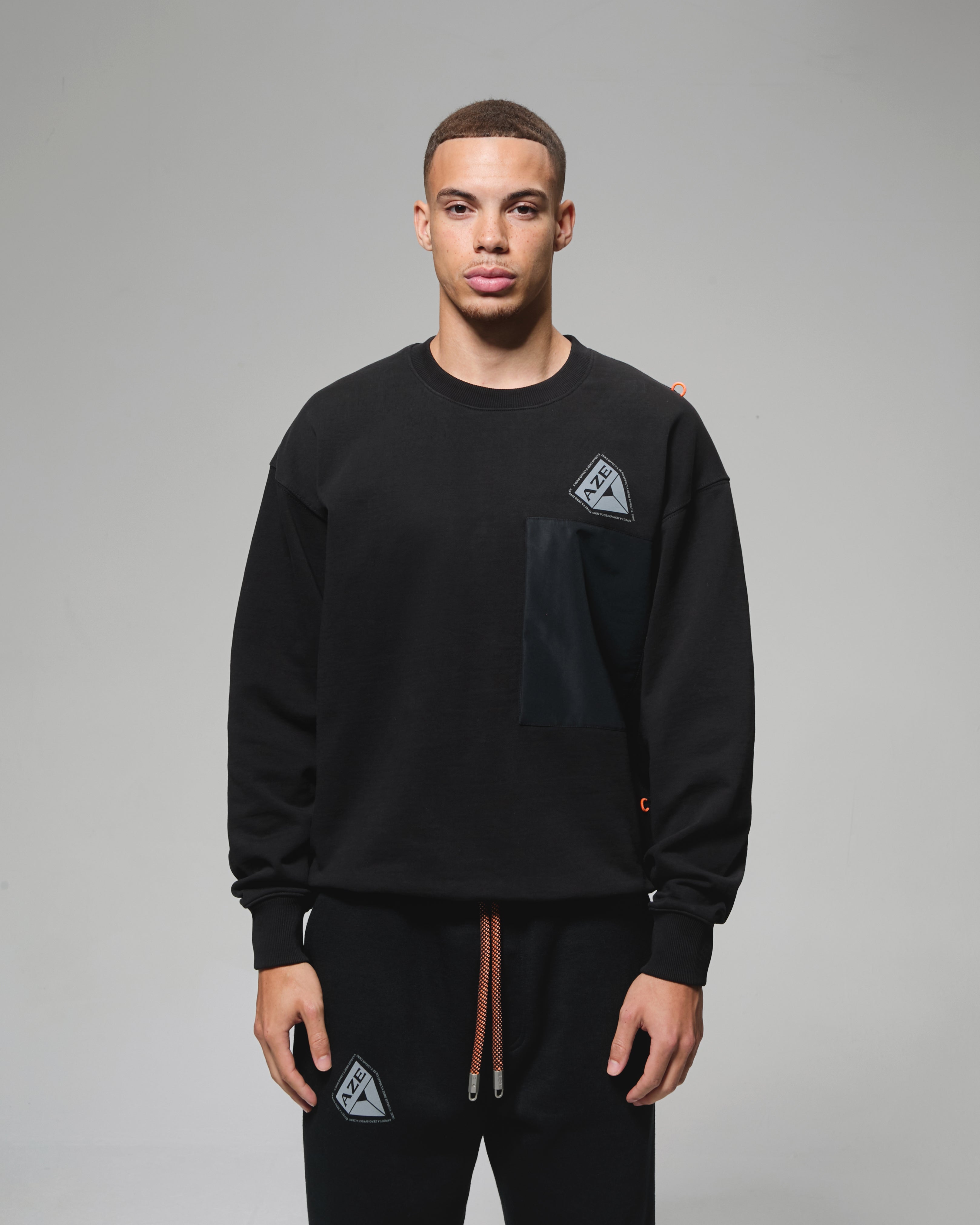 POCKET SWEATSHIRT