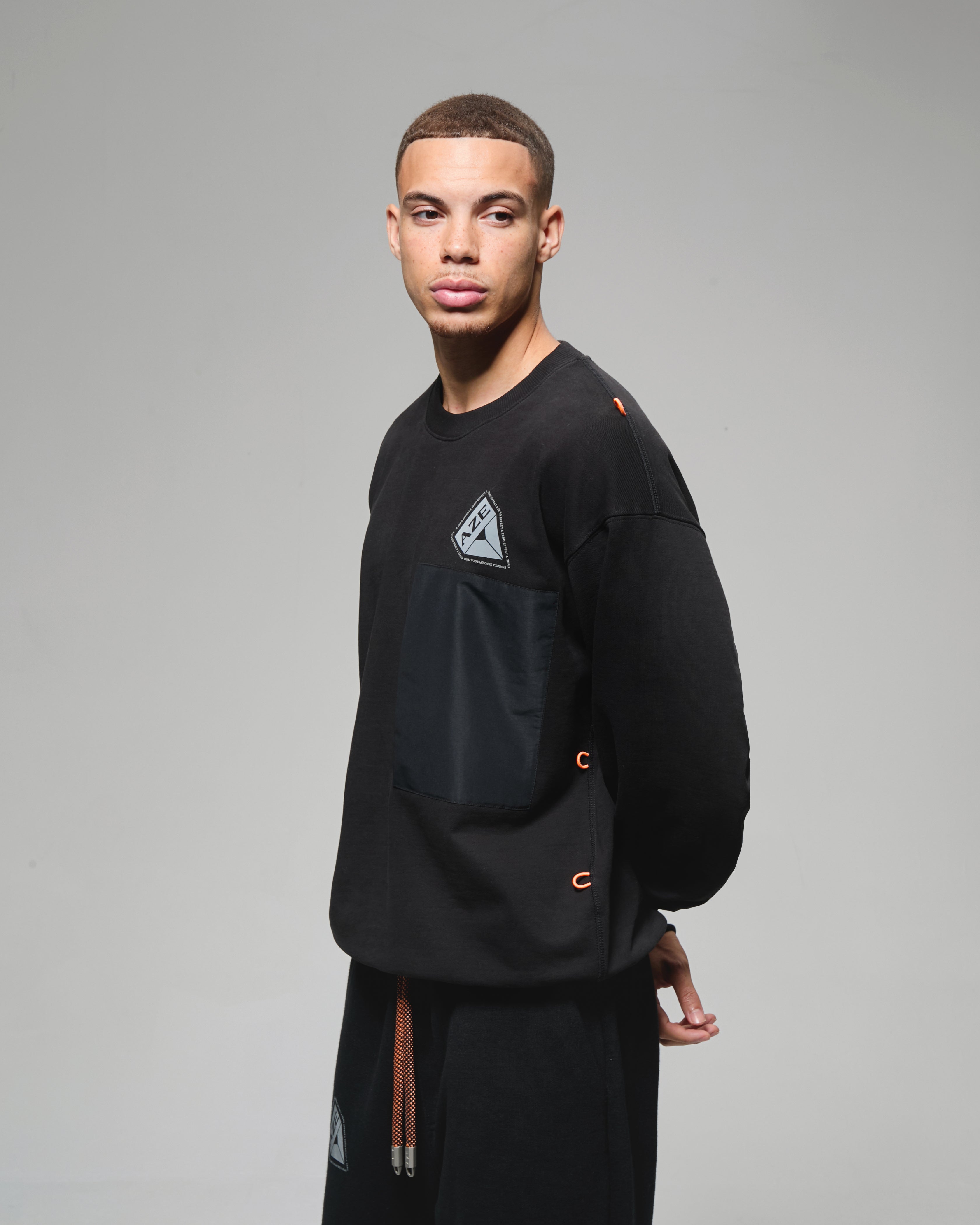 POCKET SWEATSHIRT