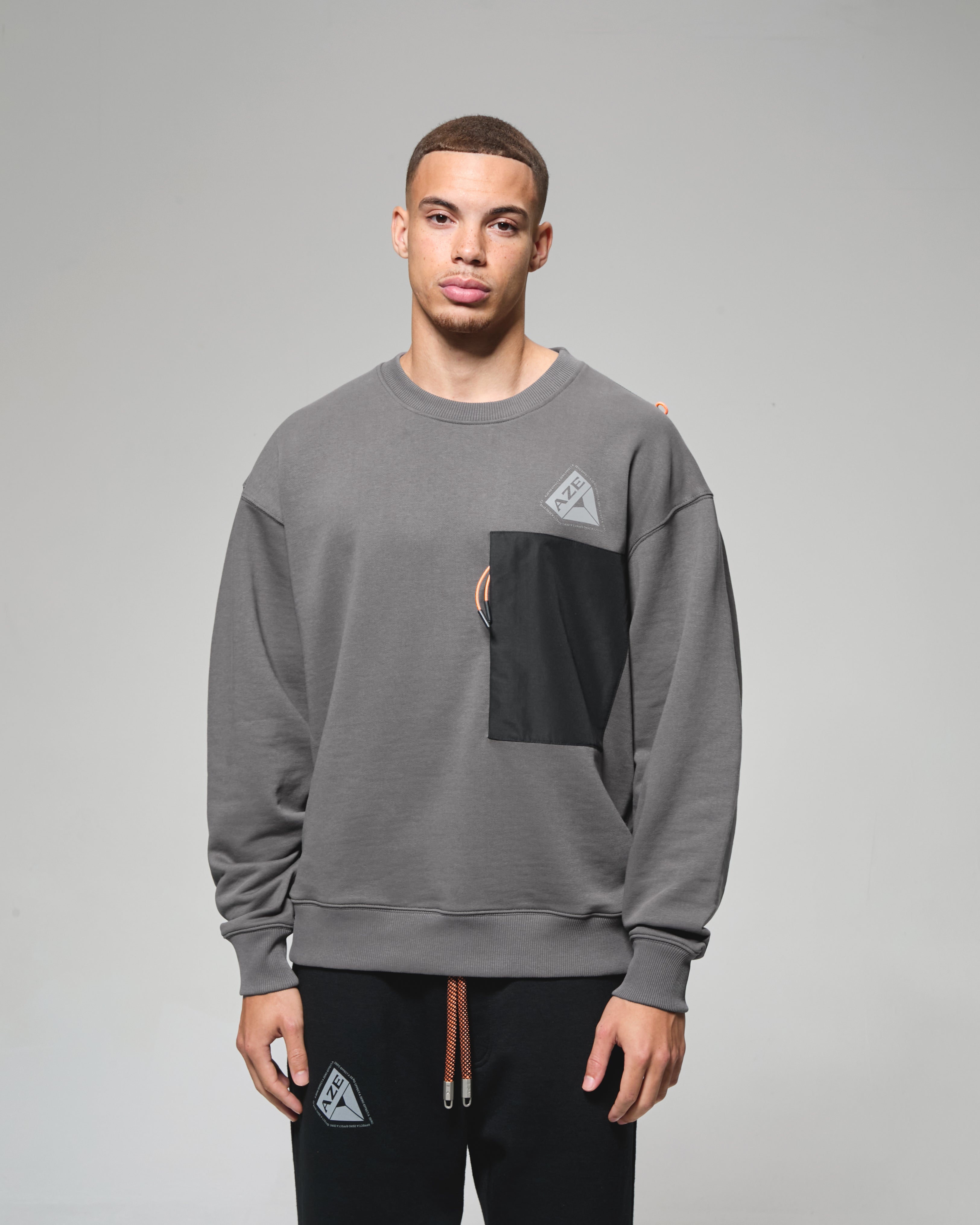 POCKET SWEATSHIRT