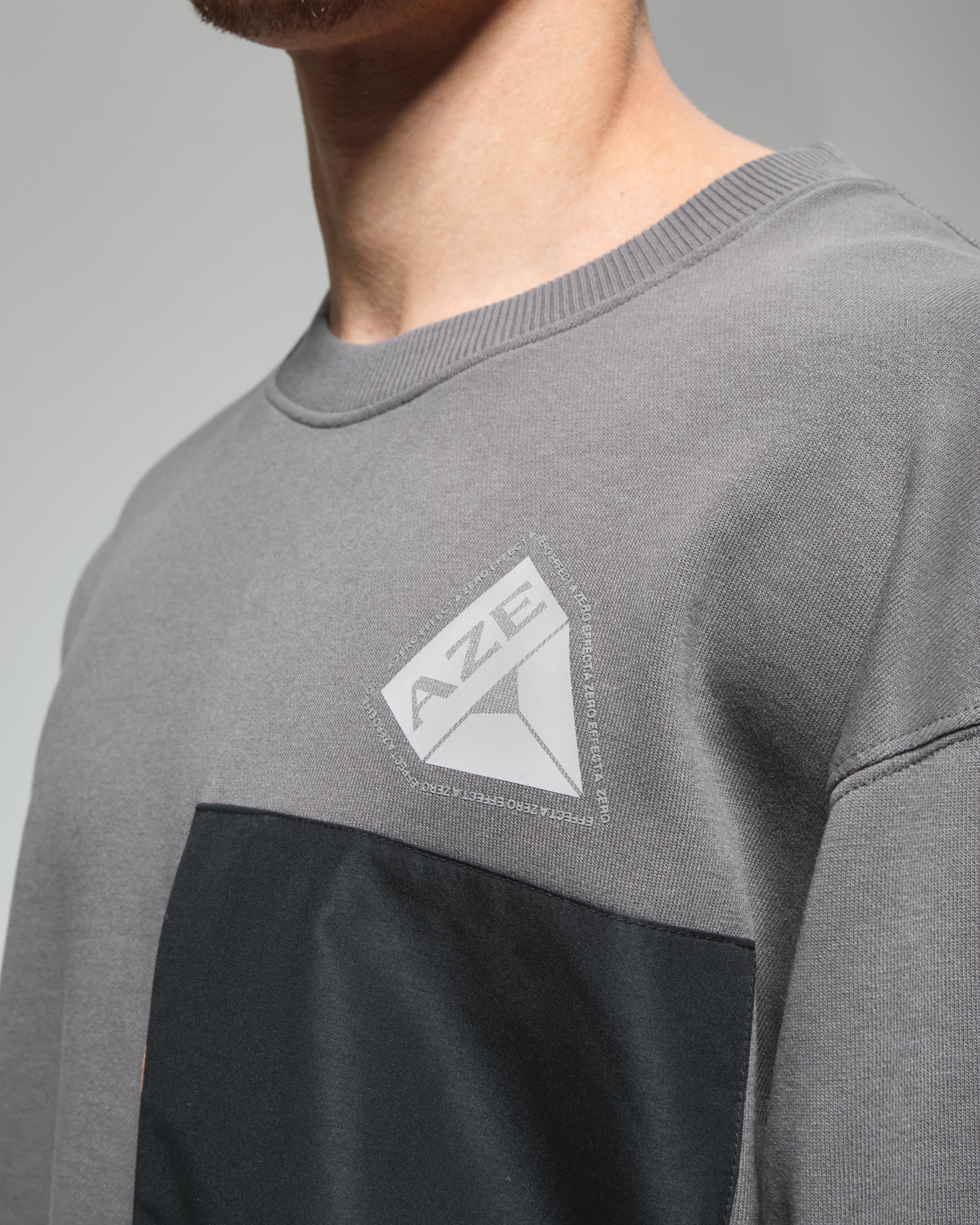 POCKET SWEATSHIRT