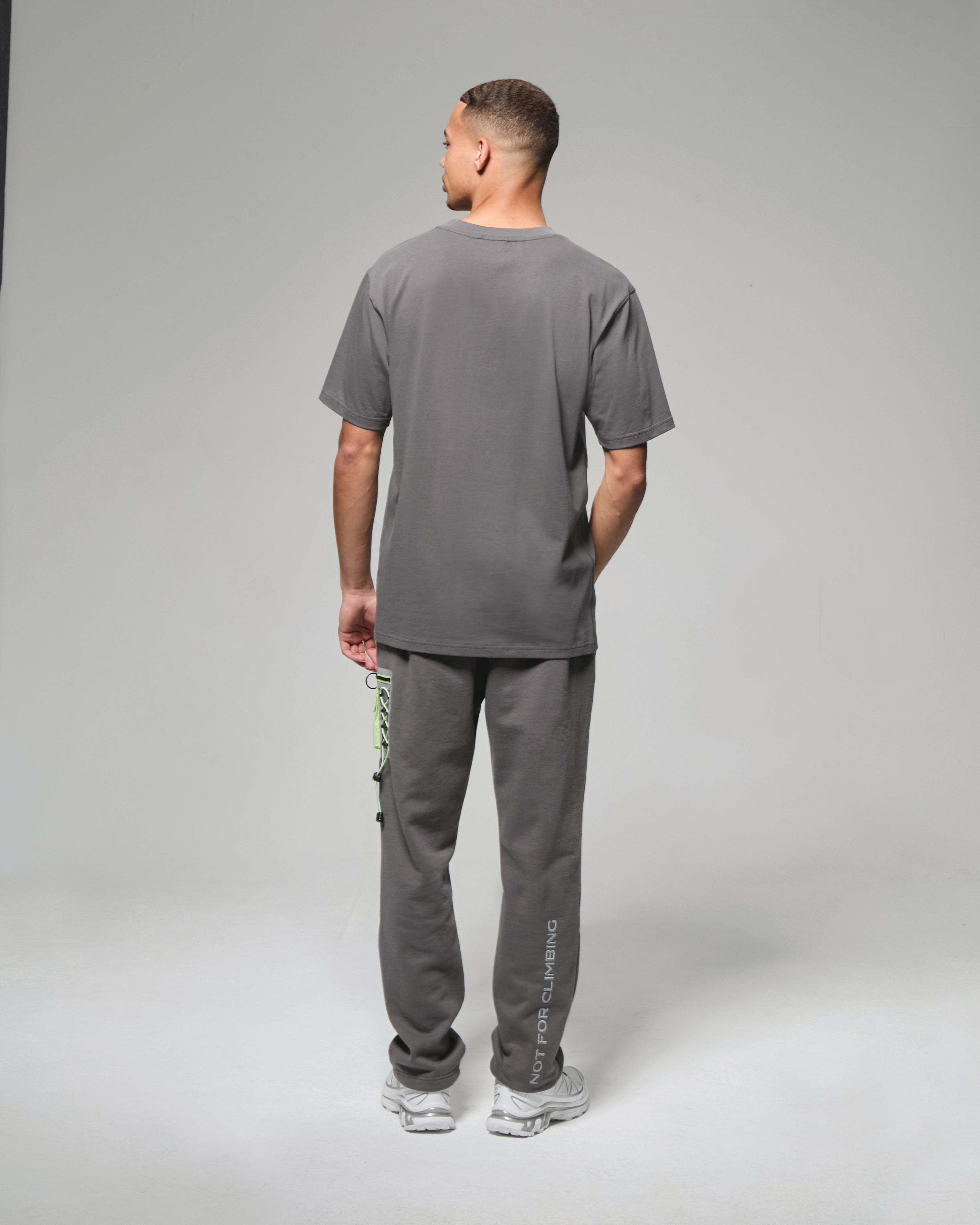 REFLECTIVE POCKET T-SHIRT