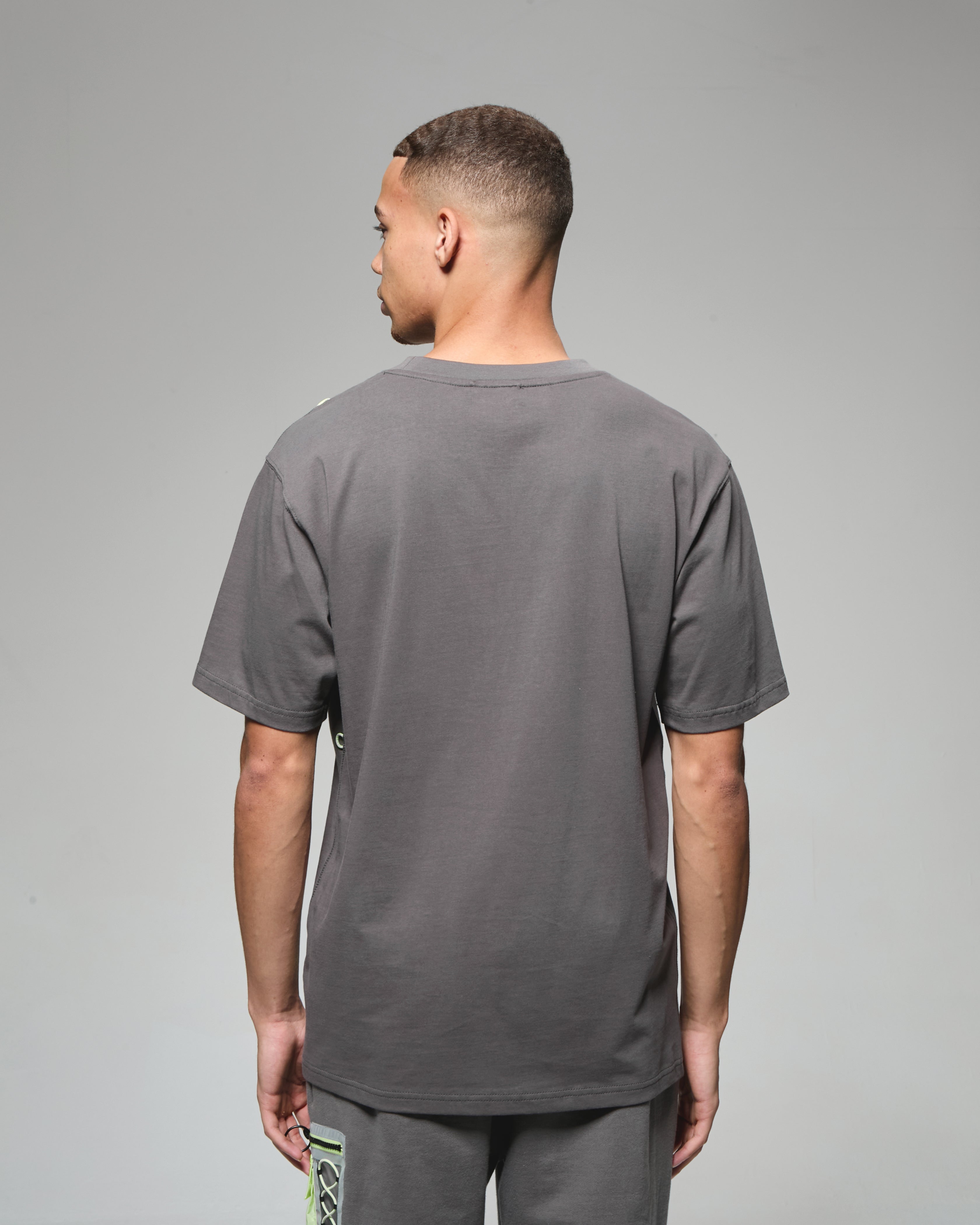 REFLECTIVE POCKET T-SHIRT